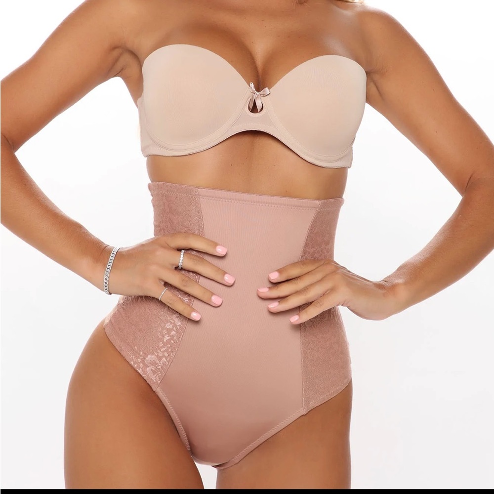 Waist Cinching(Host Pick)